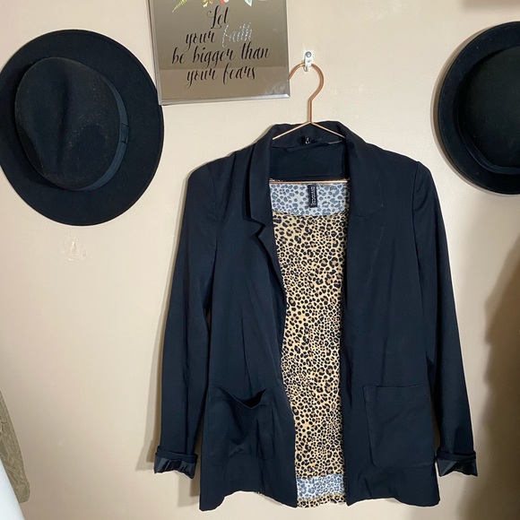 H&M leopard top - Picture 9 of 11